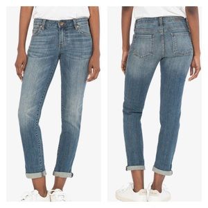 KUT from the Kloth Catherine Mid-Rise Boyfriend Jeans in Authenticity Wash 16